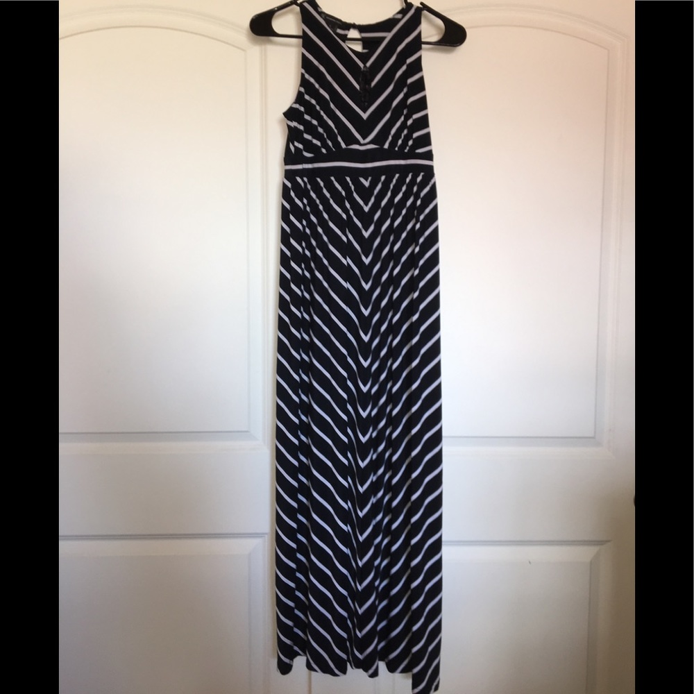 Cute women’s maxi dress. Great for summer!